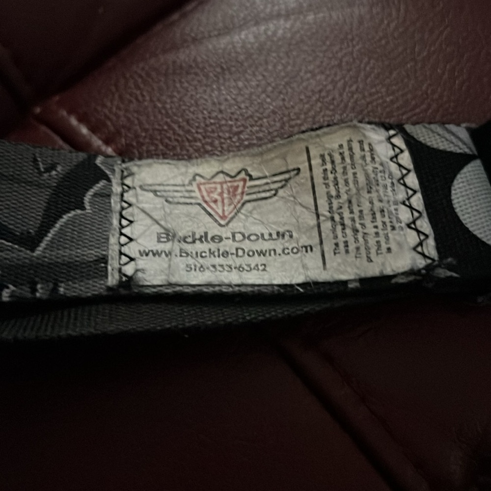 Batman Black Silver Seatbelt Belt - Bat Signals & Flying Bats BlackWhite Webbing - Picture 8 of 10